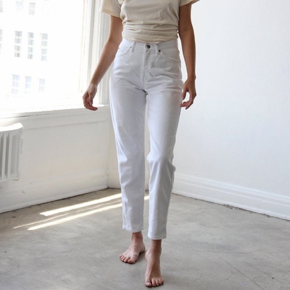 Vintage Levi’s White Jeans - Native Blue Collection - Picture 2 of 7